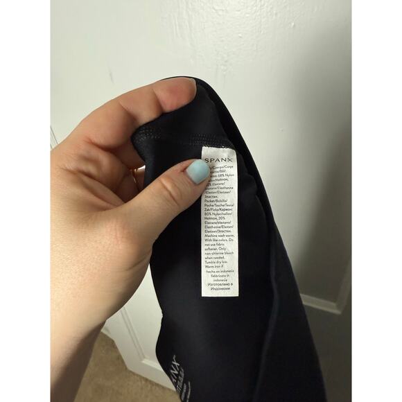 Spanx Booty Boost Black Yoga Flare High Rise Pants NWOT Women's Plus 1X - Picture 7 of 8